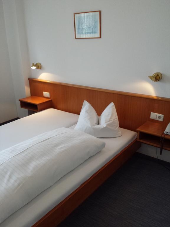 Hotel Am Exerzierplatz Mannheim Room photo